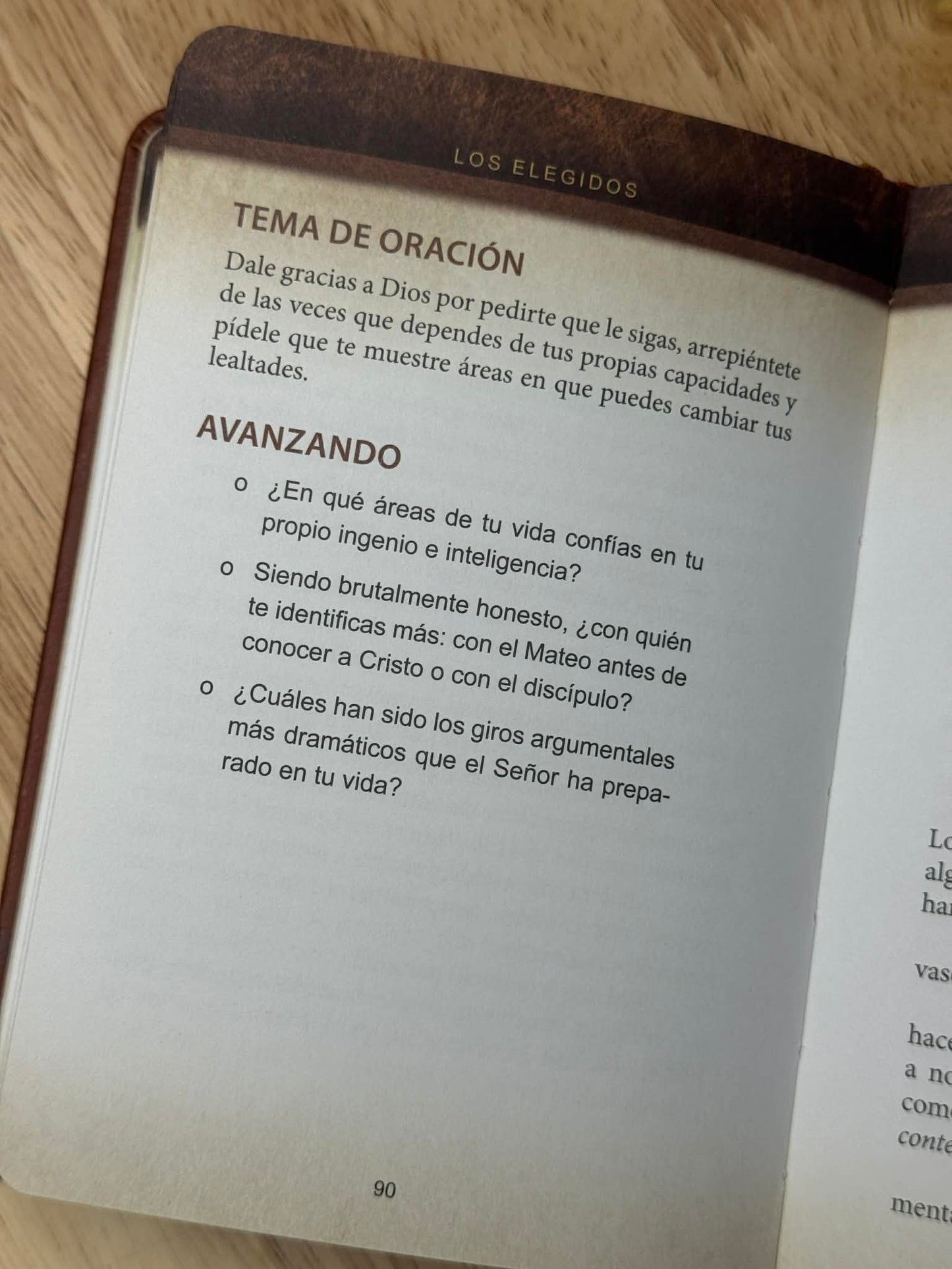 Los elegidos: 40 días con Jesús, libro uno  ( vaso gratis de vidrio incluido )