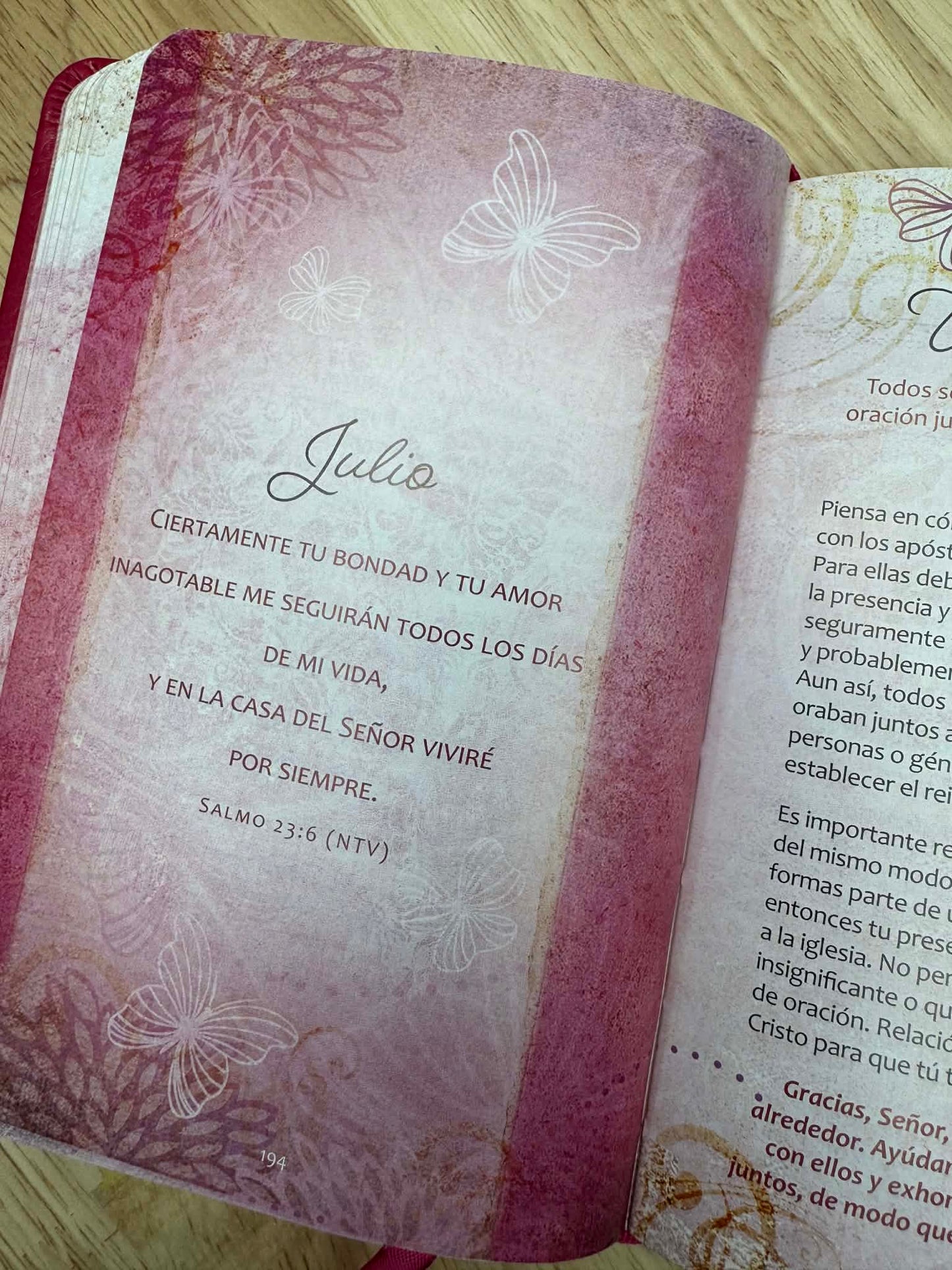 Descansa en la presencia de Dios, con monedero gratis