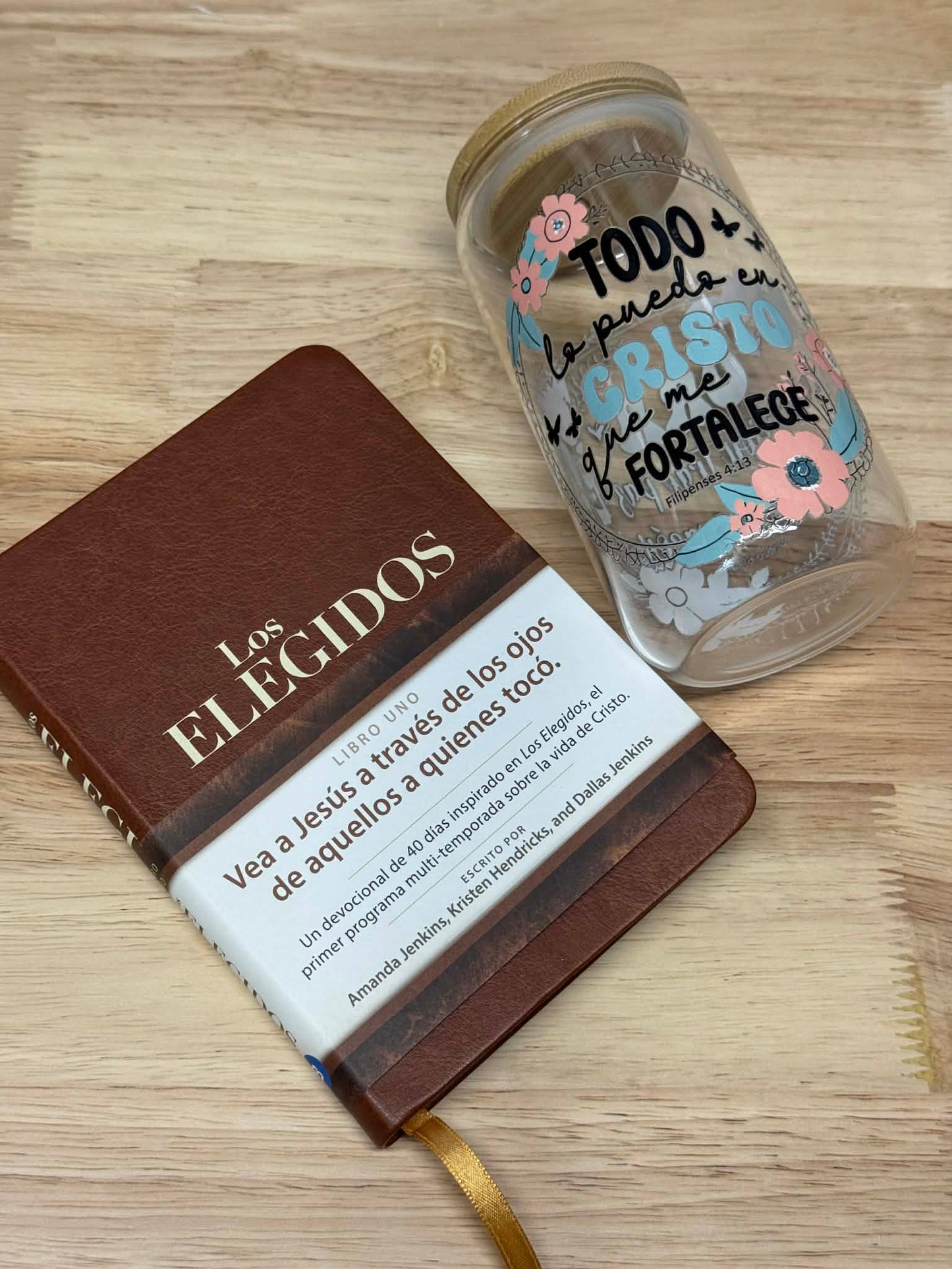 Los elegidos: 40 días con Jesús, libro uno  ( vaso gratis de vidrio incluido )