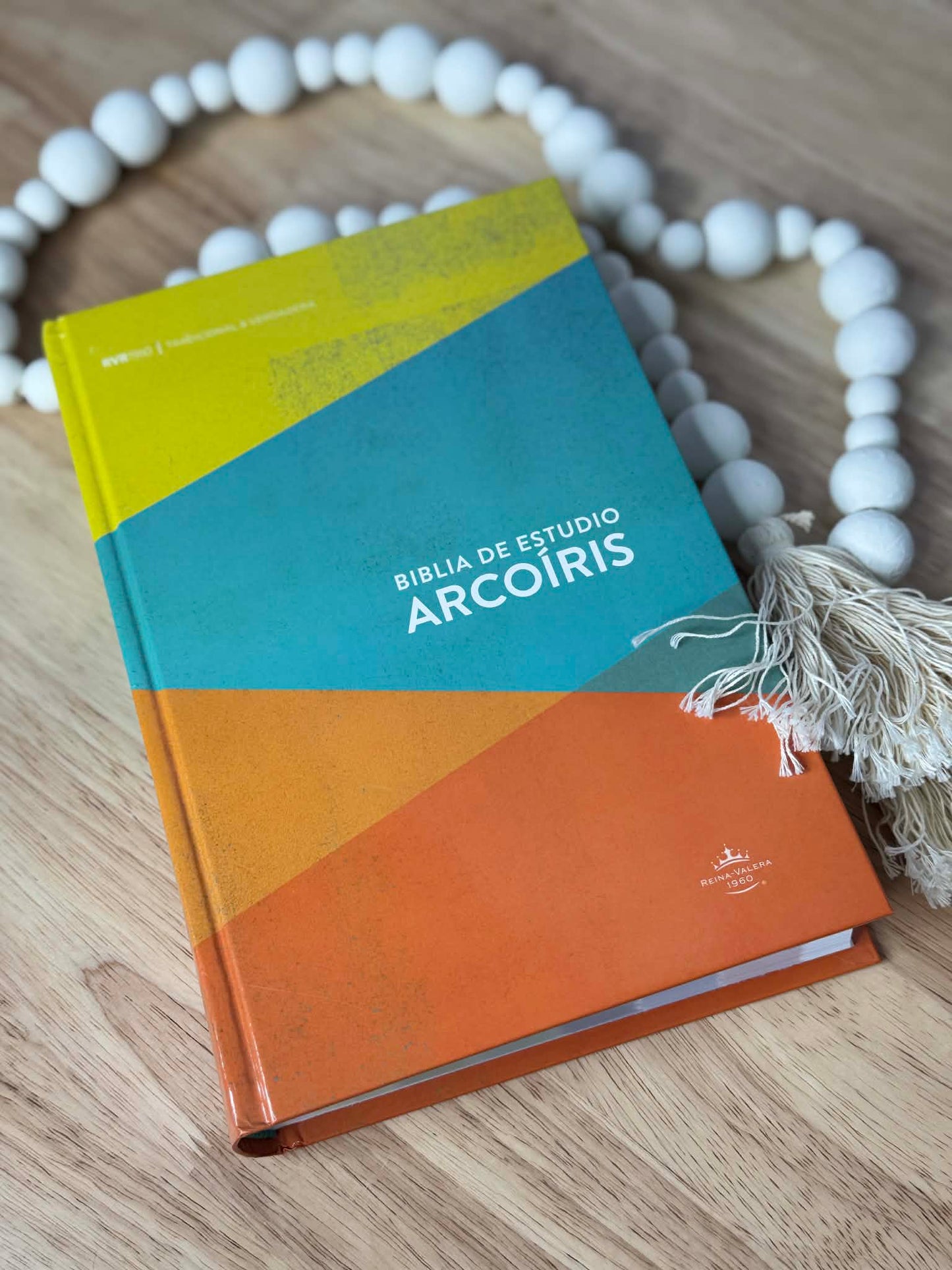 Biblia de Arcoíris, Reina Valera ( Vaso gratis incluido )