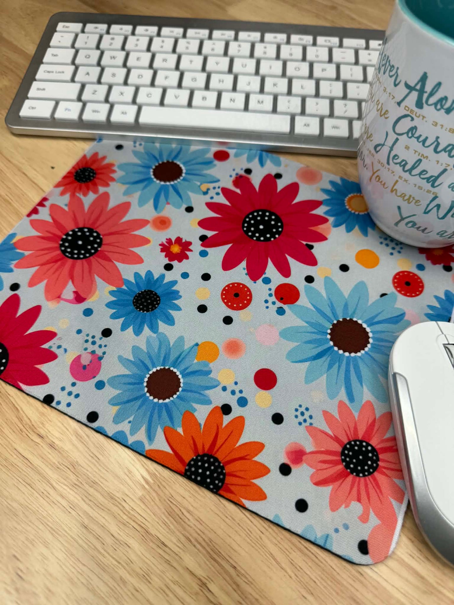 Colorful Daisys mousepad
