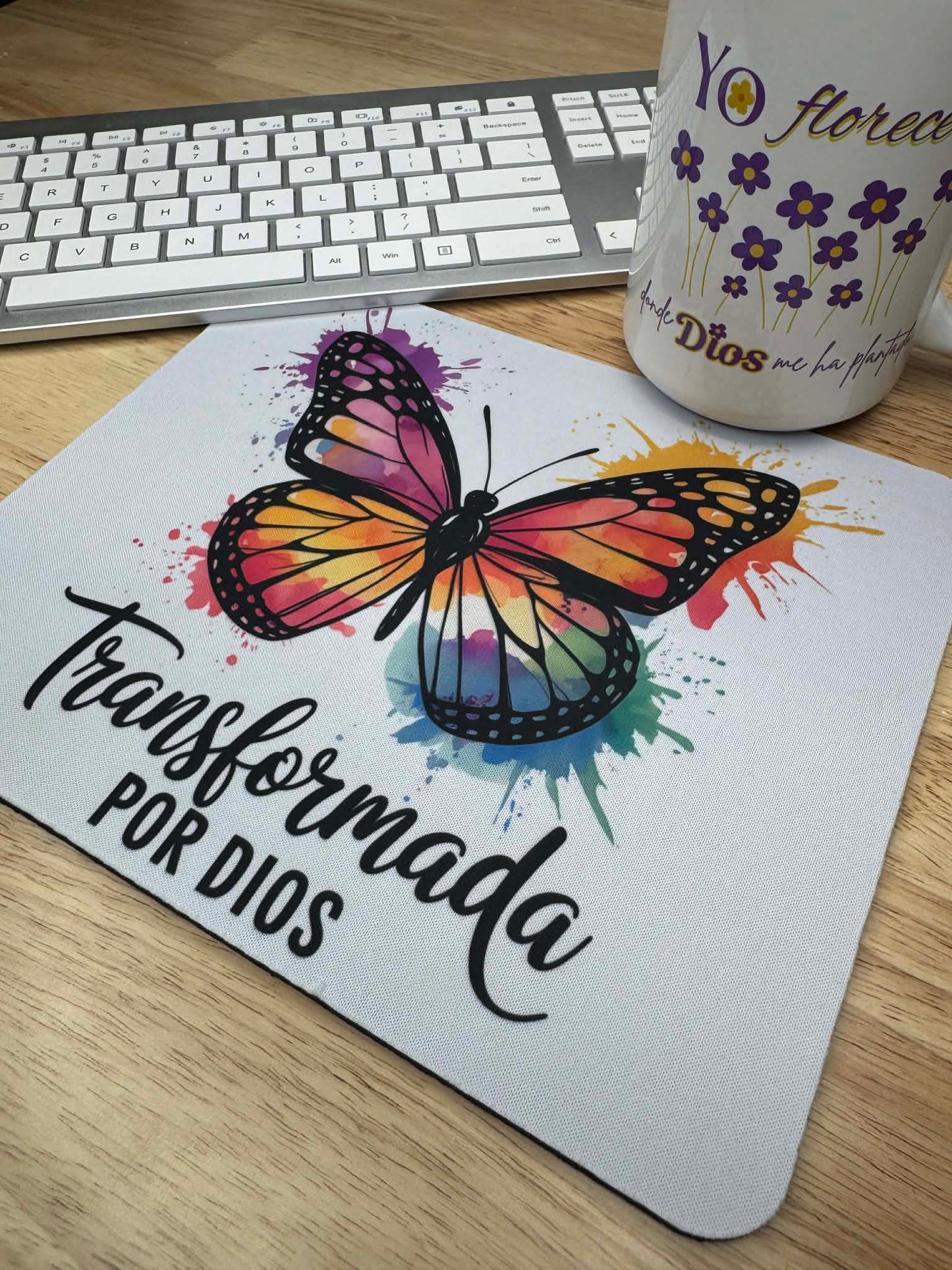 Transformada por Dios, Alfombrilla de ratón