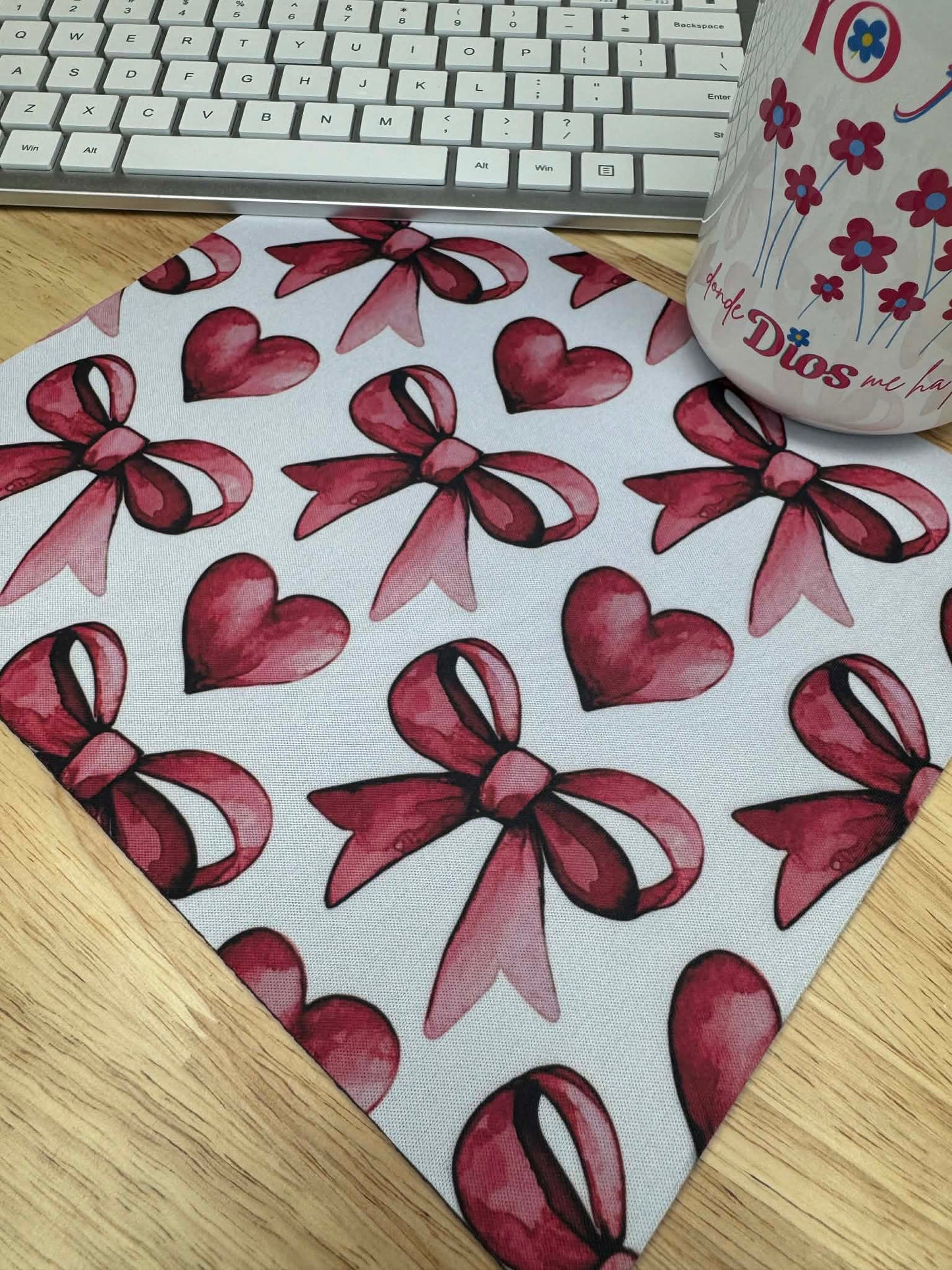 red bows and hearts mousepad