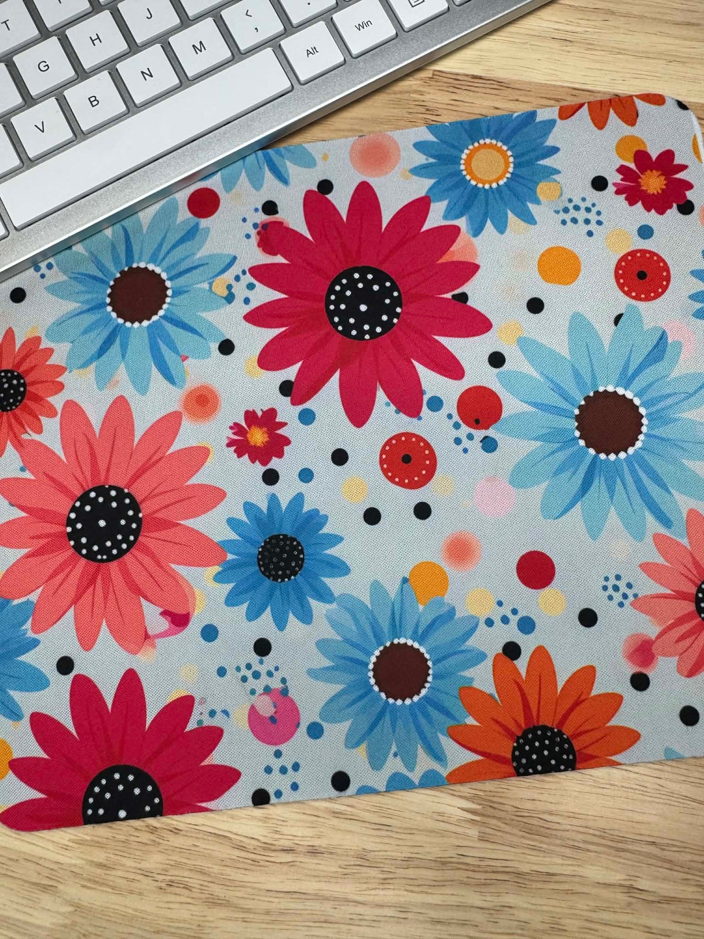 Colorful Daisys mousepad