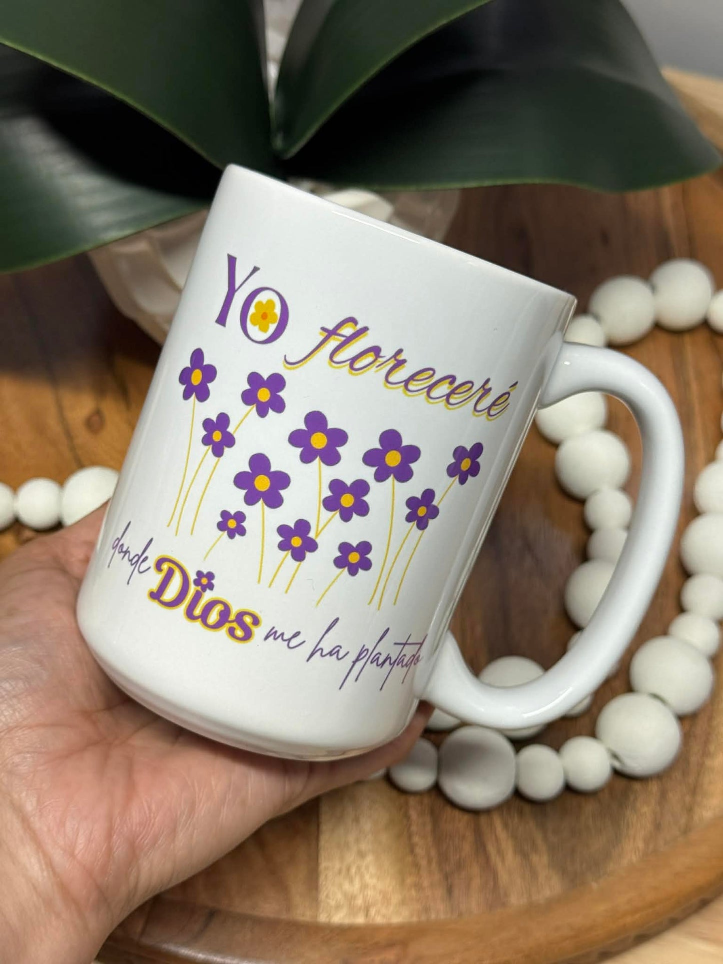Yo floreceré donde Dios me ha plantado, Taza 15 oz Morada