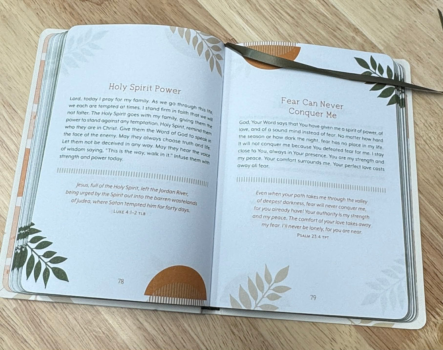 Pause and Pray: 180 Encouraging Devotional Prayers for Women