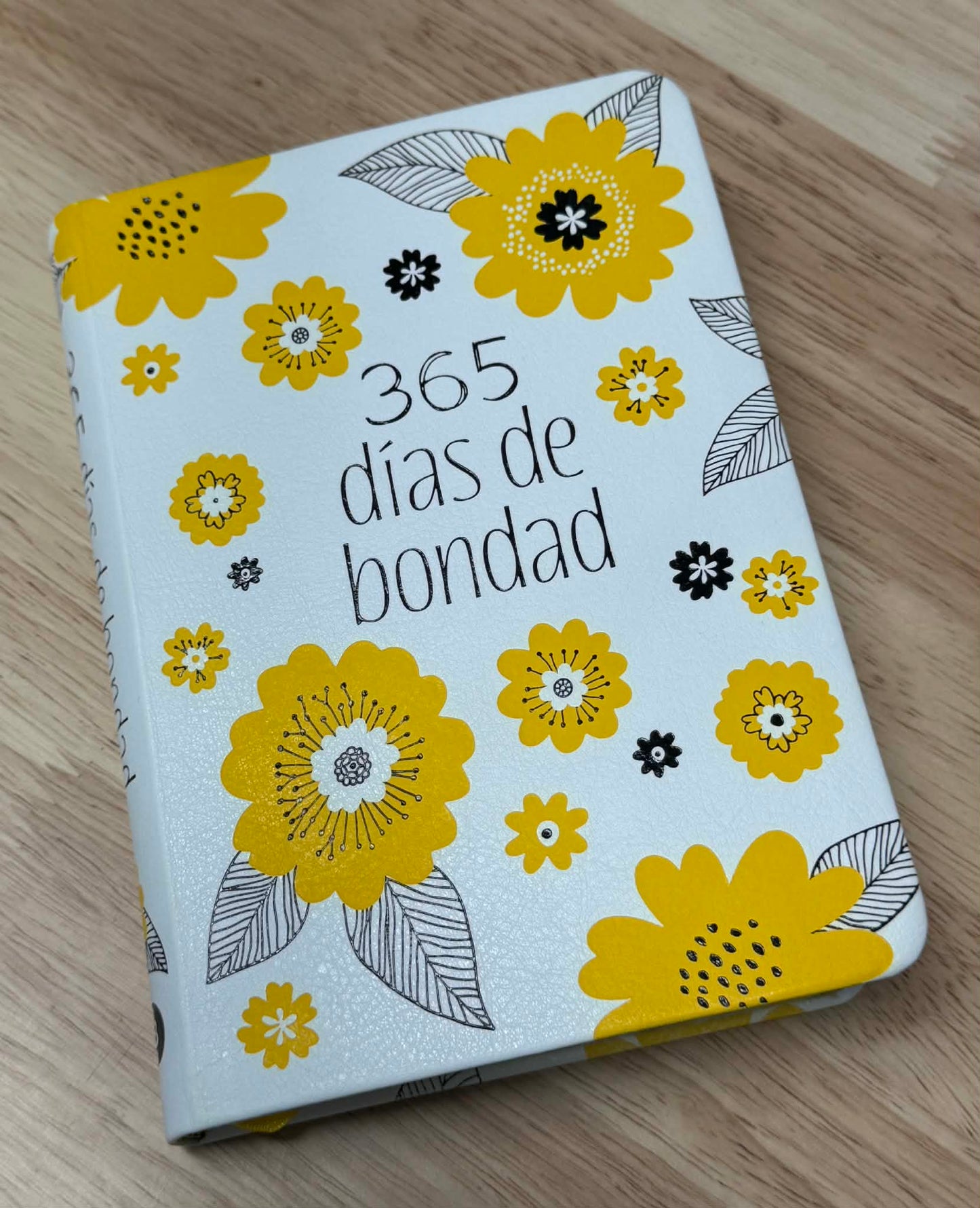 365 días de bondad (365 Days of Kindness, Spanish) Vaso gratis con tu compra