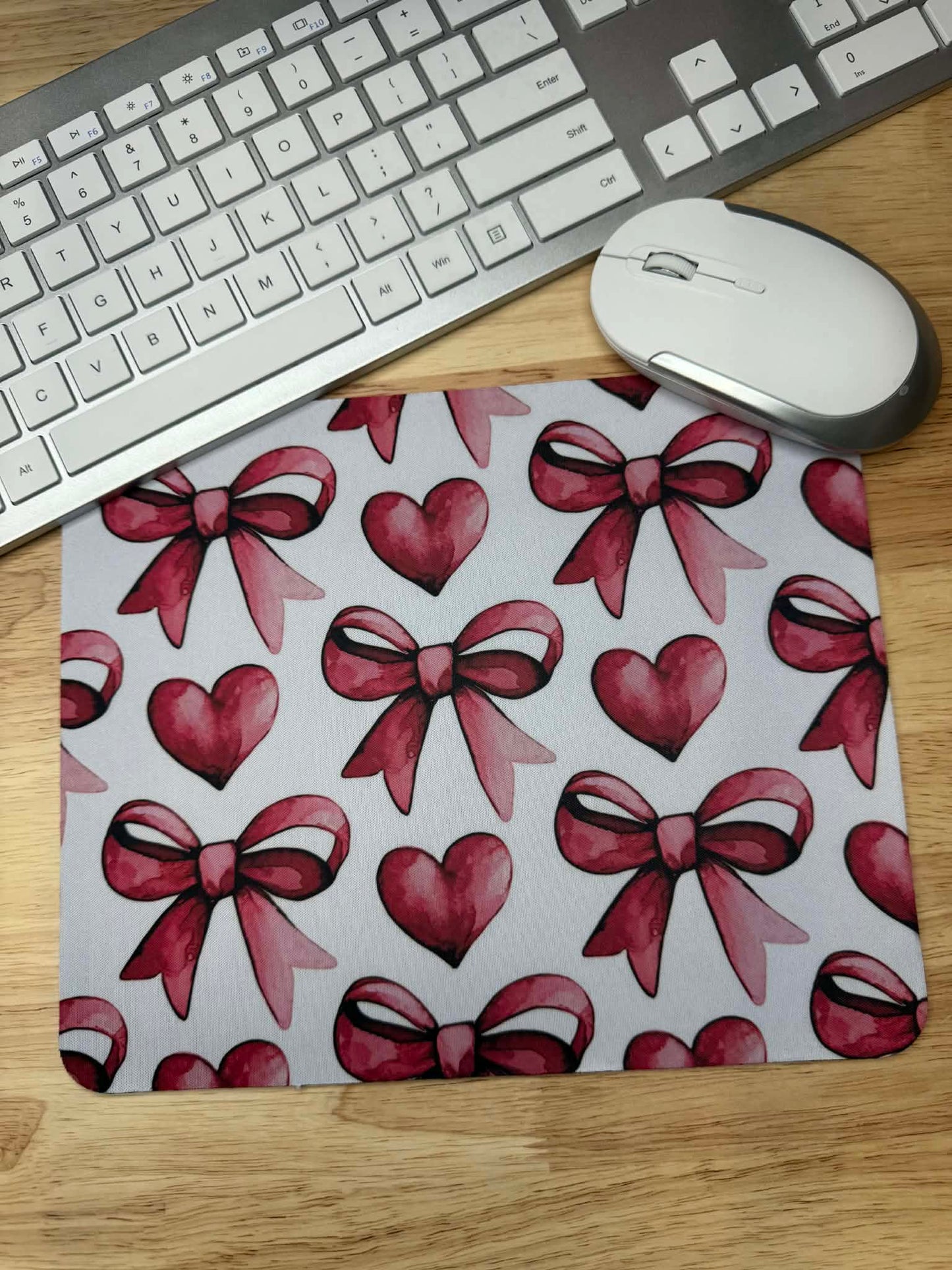 red bows and hearts mousepad